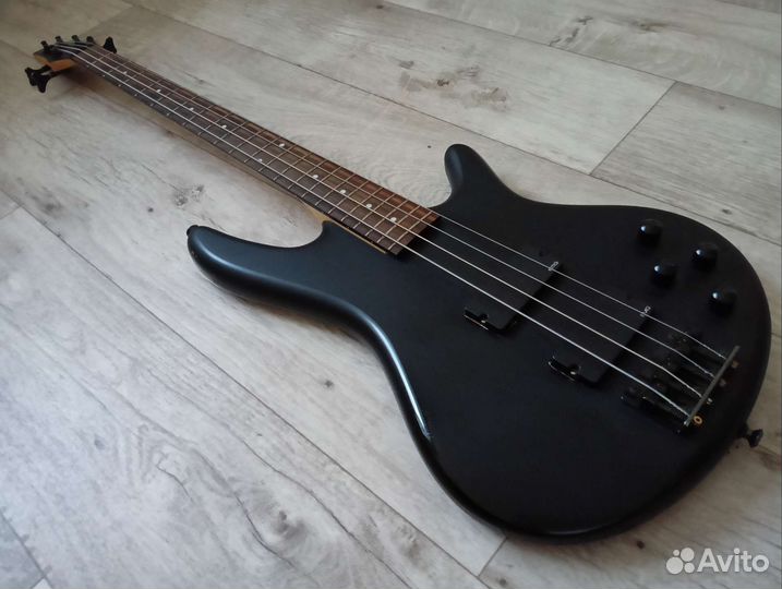 Бас гитара Ibanez