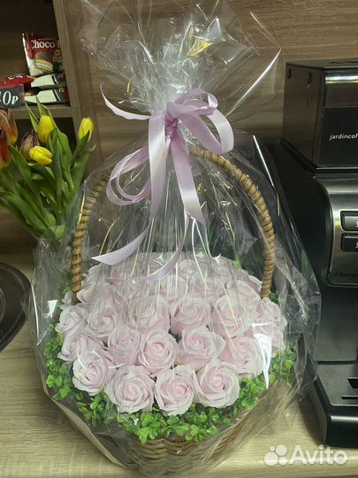 Цветы в корзинке