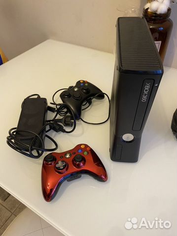 Xbox 360 S + 2 джойстика