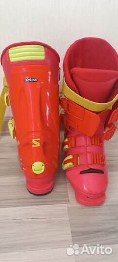 Горнолыжные ботинки женские