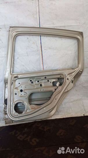 Задняя правая дверь Рено Симбол