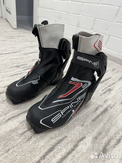 Лыжные ботинки spine