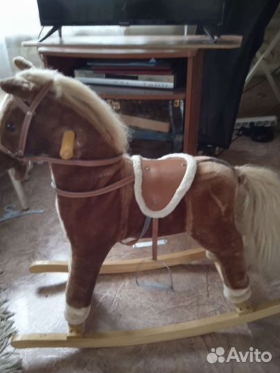 Детская качалка лошадь