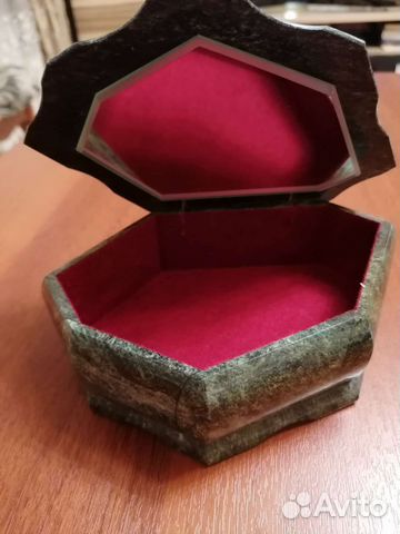 Шкатулка из уральского змеевика