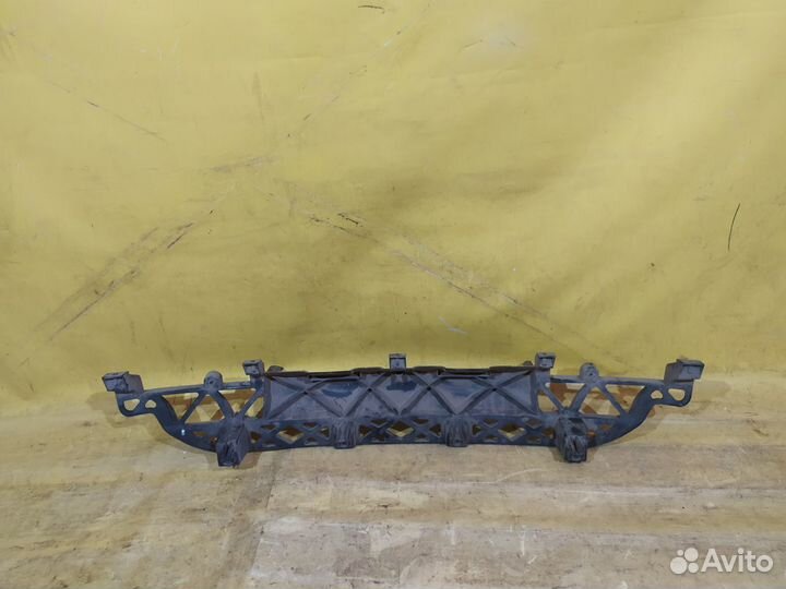 Направляющая заднего бампера audi Q7 4L