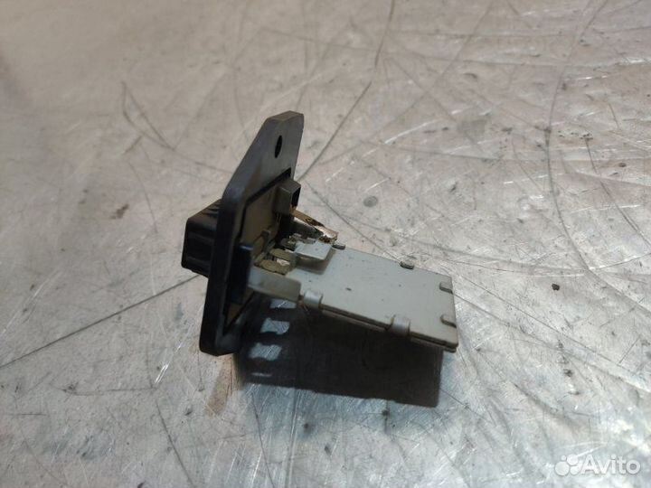 Резистор отопителя Hyundai Solaris седан G4FC 2011