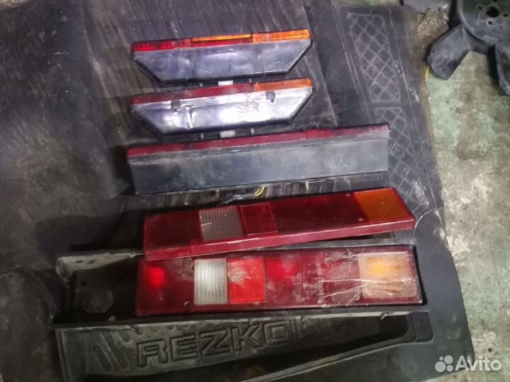 Заднии фонари