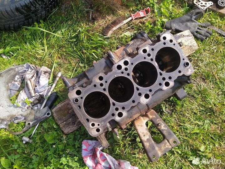 Блок цилиндров 4g64