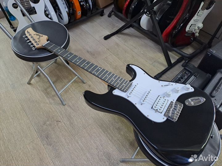 Электрогитара стратокастер чёрная