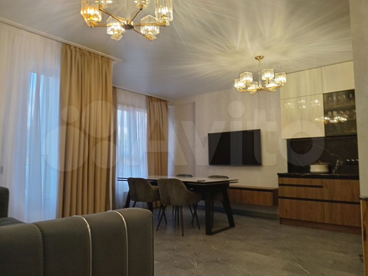 4-к. квартира, 80 м², 1/16 эт.