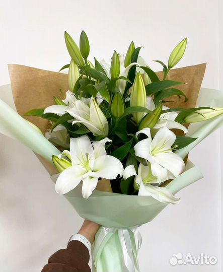 Лилии букет из лилий Омск доставка