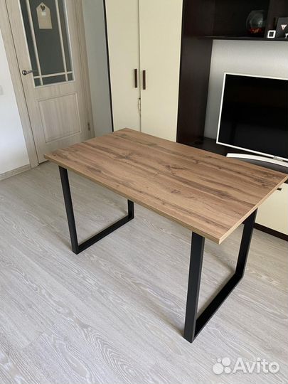 Стол в стиле лофт