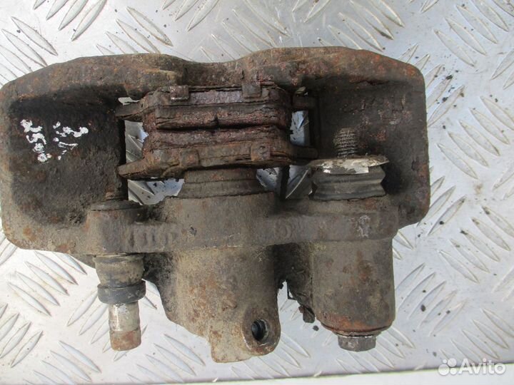 Суппорт задний левый мерседес вито W638