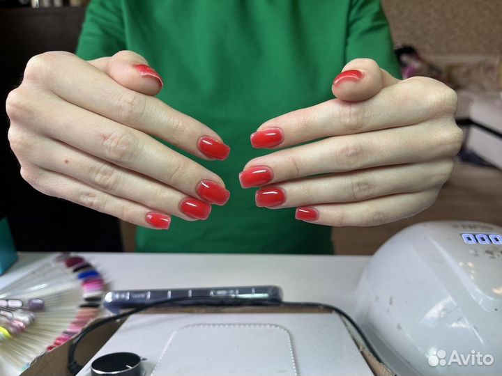 Модель на маникюр