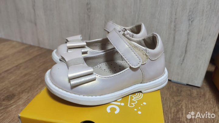 Туфли для девочки 24 размер