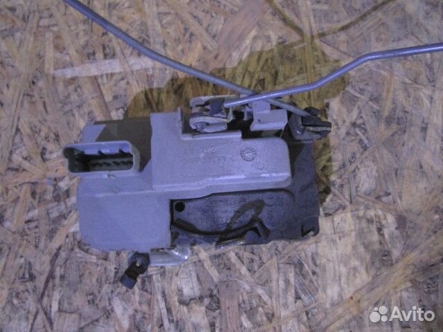 Замок двери передней правой Peugeot 206 1998-2012