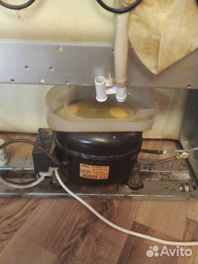 Компрессор,полки,ящики для холодильника indesit