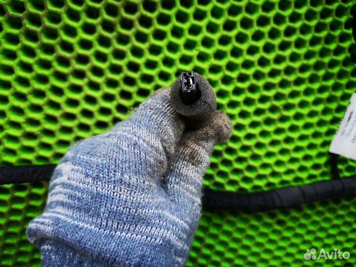 Проводка багажника на Audi Q3 2012-2018