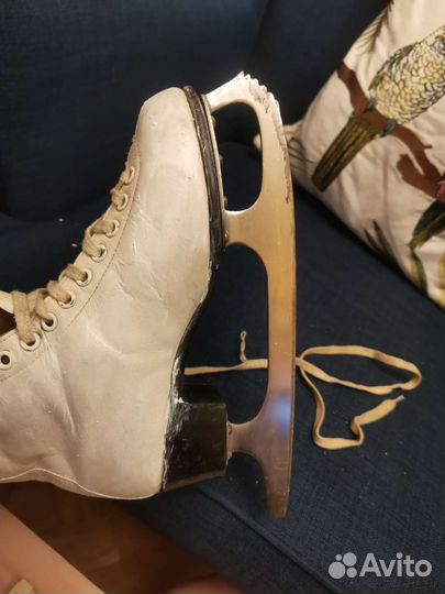 Коньки фигурные Botas