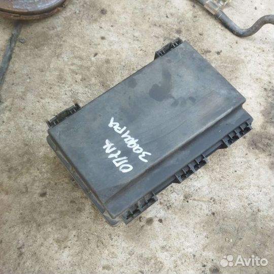 Блок предохранителей Opel Zafira B