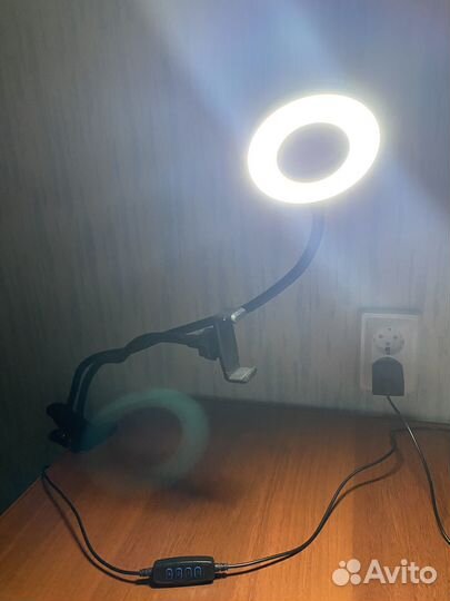 Кольцевая лампа со штативом