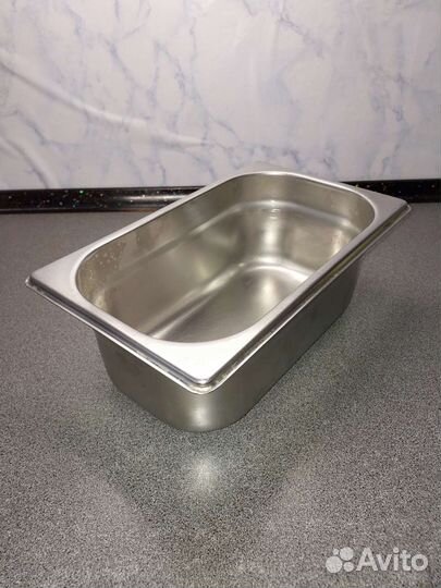 Гастроемкость с крышкой GN 1/4 и GN 1/6