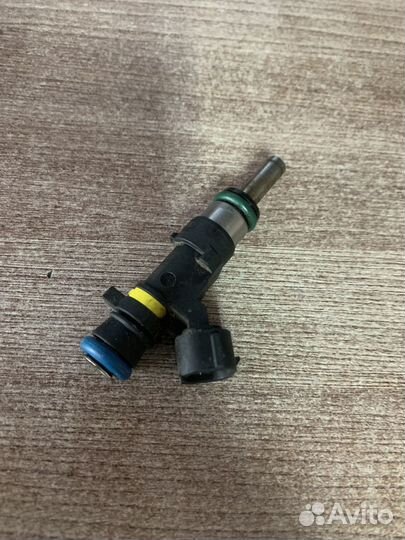 Форсунка топливная Mitsubishi Lancer X 4B10