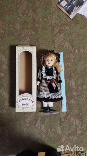 Кукла фарфоровая коллекционная