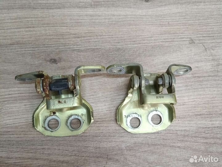 Петля двери задний правой ford fusion fiesta mk5