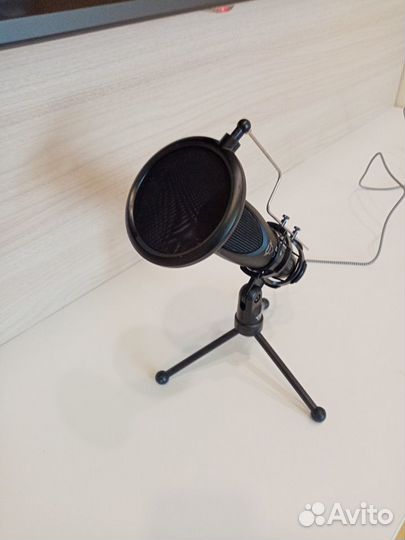 Микрофон для стрима Trust GXT 232 Mantis