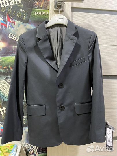 Школьный пиджак новый 140р