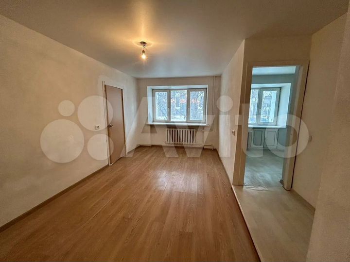 2-к. квартира, 42 м², 1/5 эт.