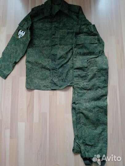 Военная форма Куртка и брюки новые