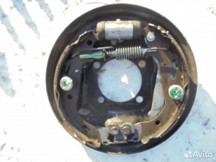 Тормозной механизм задний левый Toyota Corolla