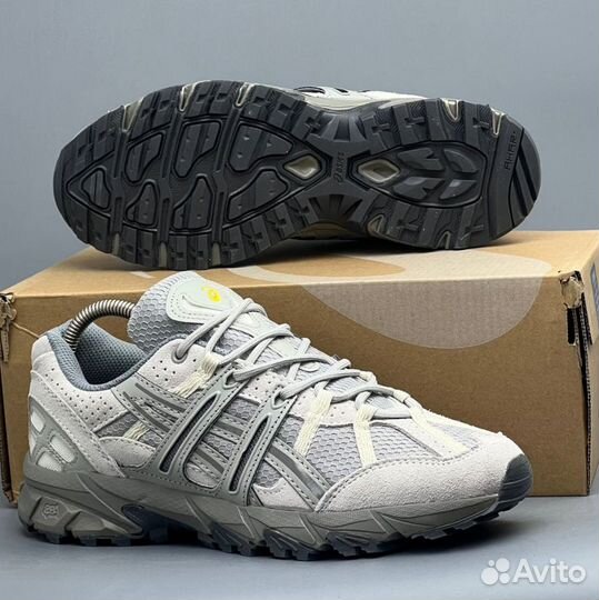 Удобные кроссовки Asics Sonoma