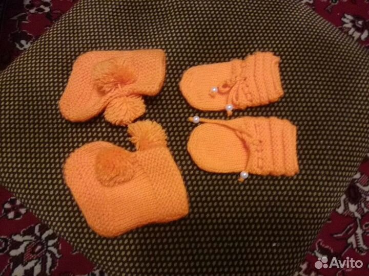 Носочки и варежки для новорожденного