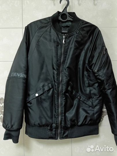 Куртка бомбер