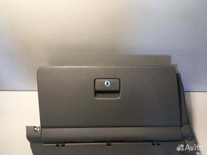 Toyota Camry V30 01-06 Бардачок