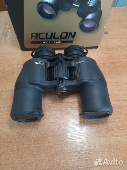 Бинокль Nikon Aculon A211 10x42