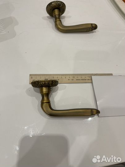 Дверная ручка межкомнатная