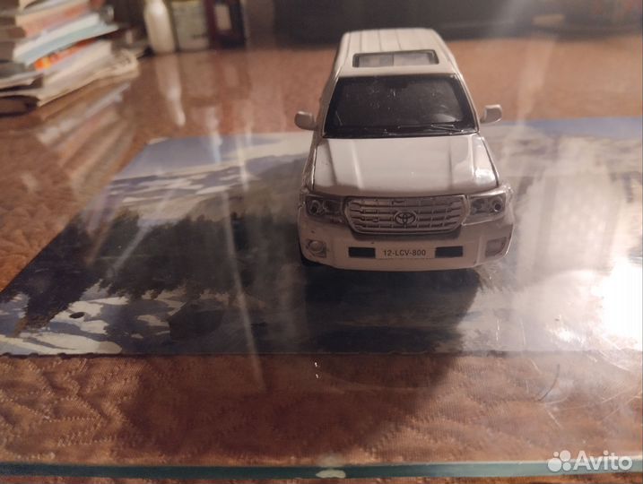 Моделька машины