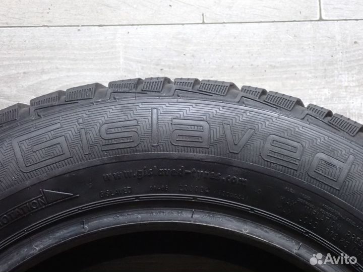 Gislaved NordFrost 100 215/60 R16 99T