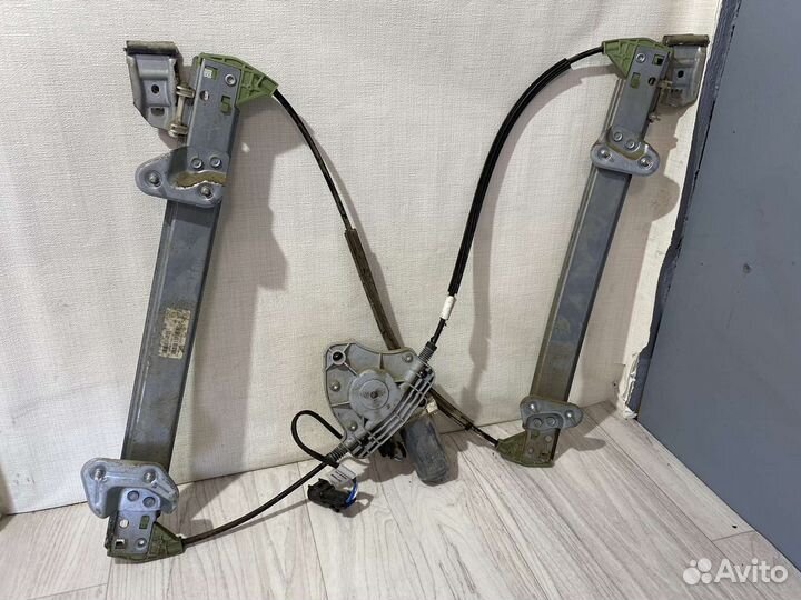 Стеклоподъемник передний правый LADA Granta