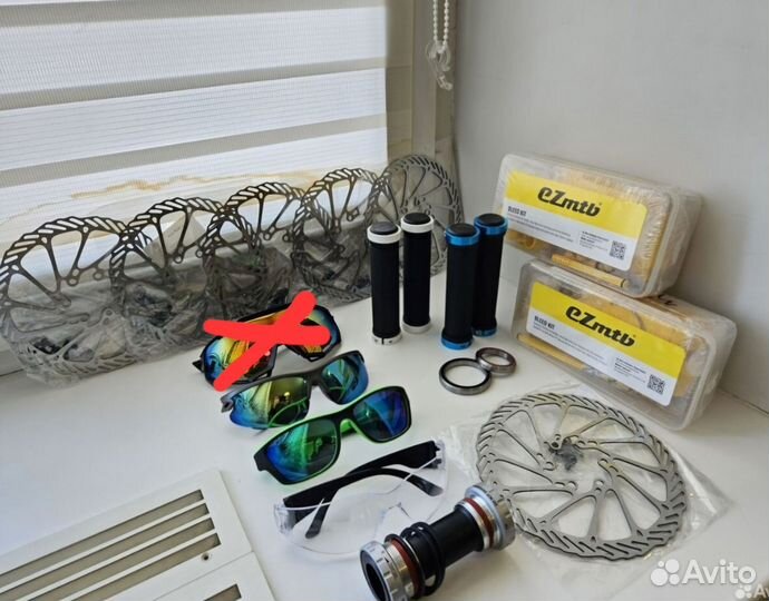 Запчасти и аксессуары для велосипеда