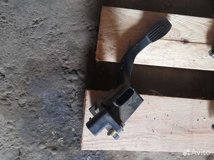 Электронный акселератор 