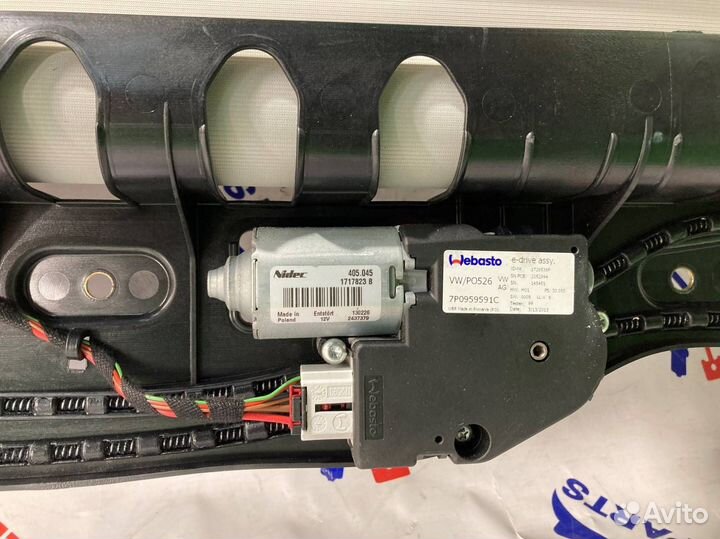 Панорамная крыша (люк) Volkswagen Touareg NF 7P5