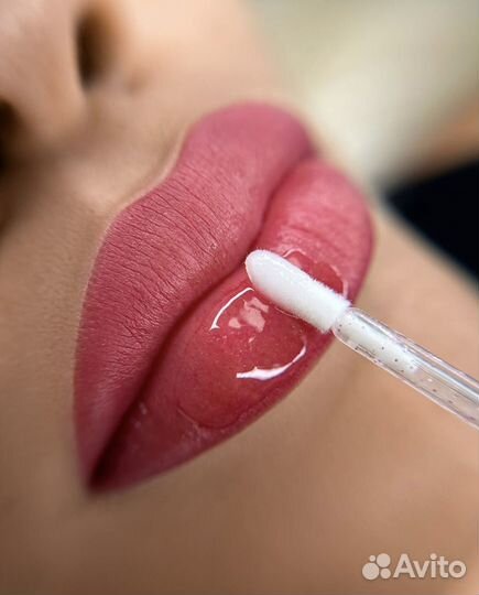 Модель на перманентный макияж