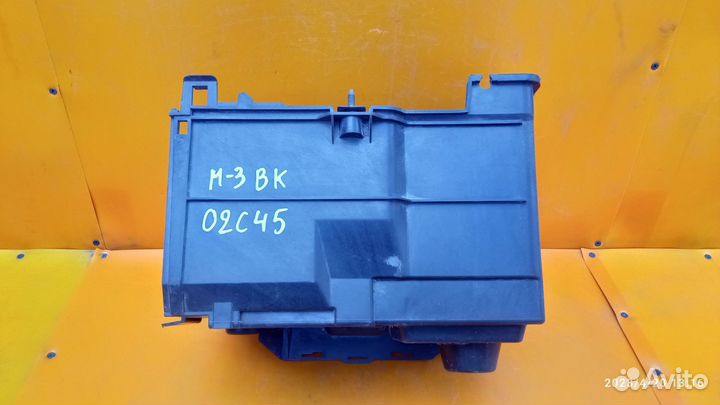 Кожух акб для Mazda 3 2003-2009