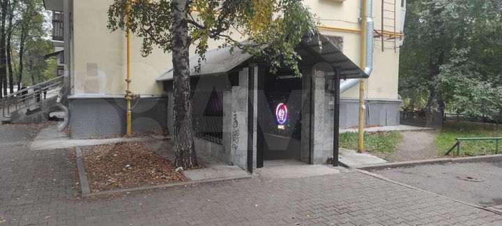 Магазин офис клуб кафе 168 м²