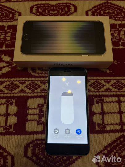 iPhone SE (2022), 64 ГБ